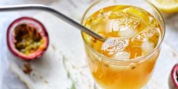 Cách làm chanh dây dễ dàng kết hợp với mật ong và hạt chia