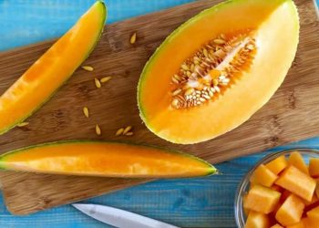 dưa lưới còn có tác dụng giảm cholesterol và giảm cân