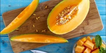 dưa lưới còn có tác dụng giảm cholesterol và giảm cân